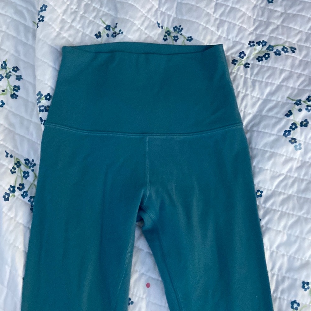 capture blue align lulu leggings!